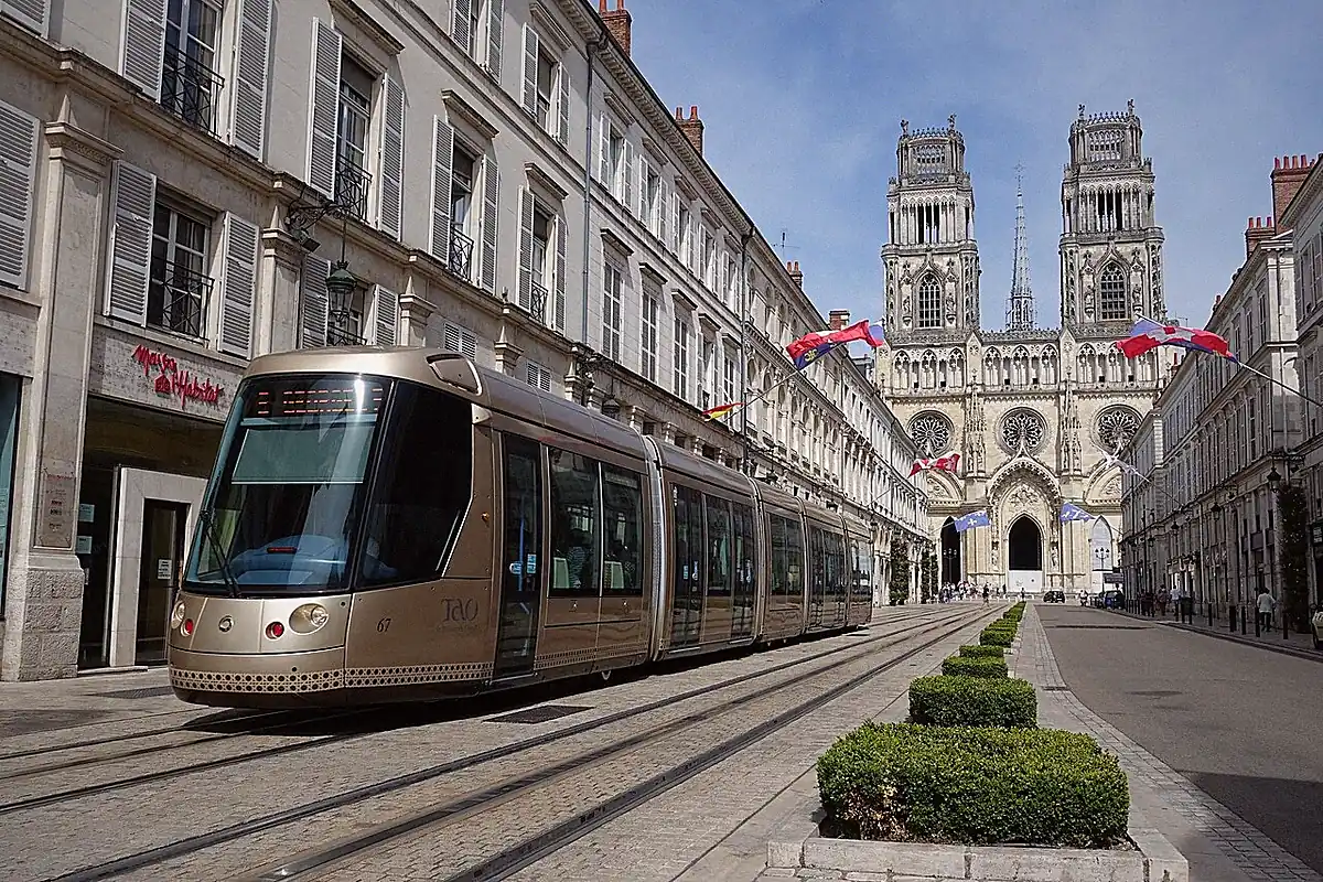 Orléans vue depuis l'espace public