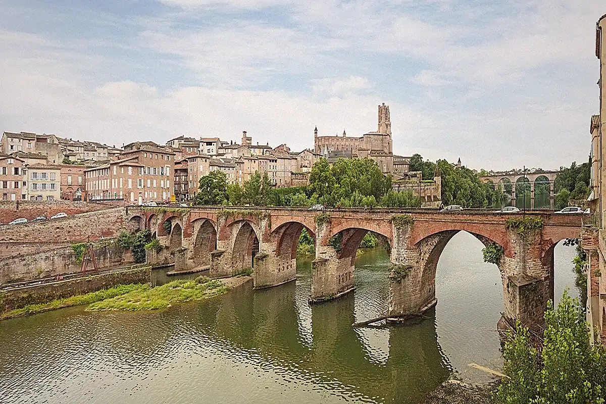 Albi vue depuis l'espace public